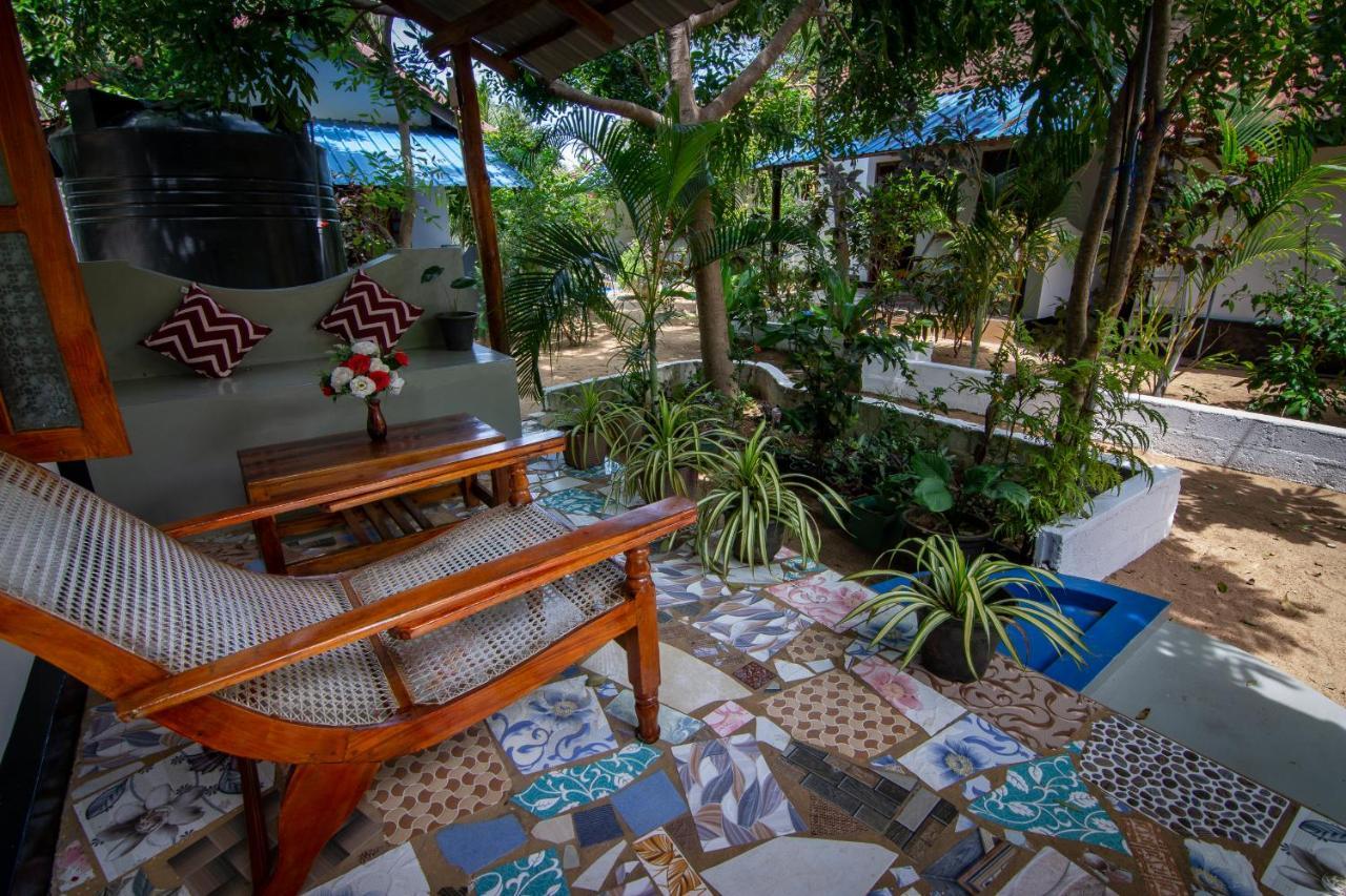 Comfort Beach Hotel Baie d'Arugam Extérieur photo