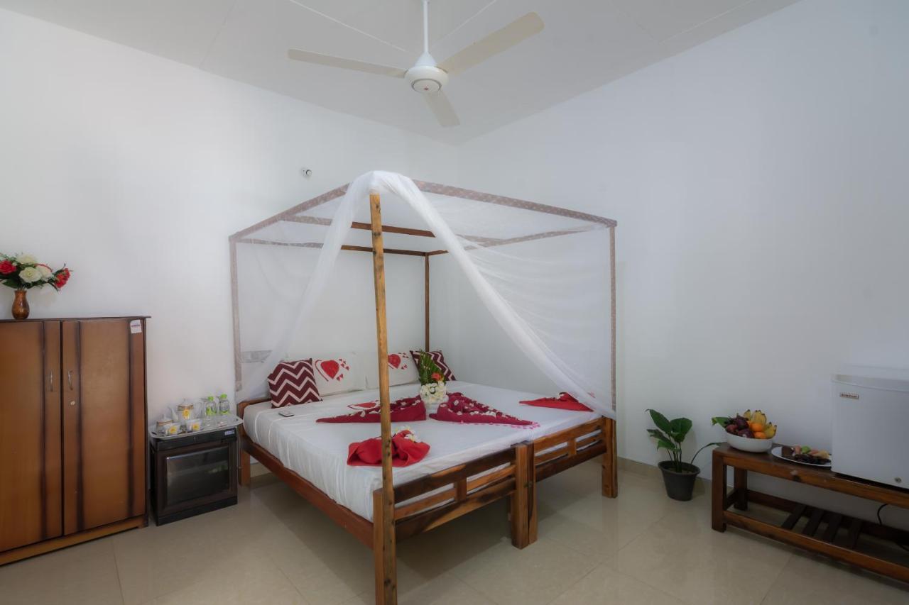 Comfort Beach Hotel Baie d'Arugam Extérieur photo