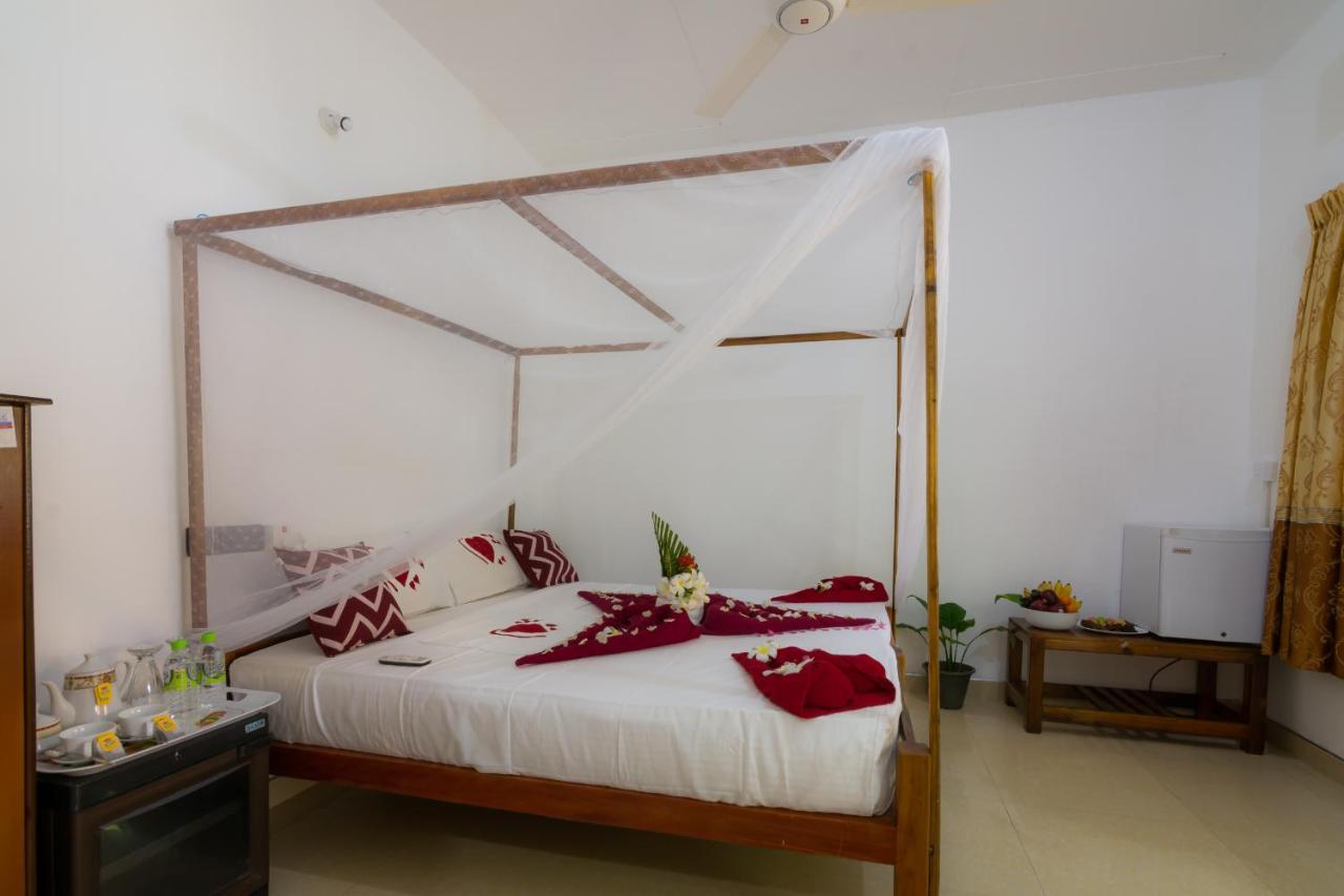Comfort Beach Hotel Baie d'Arugam Extérieur photo