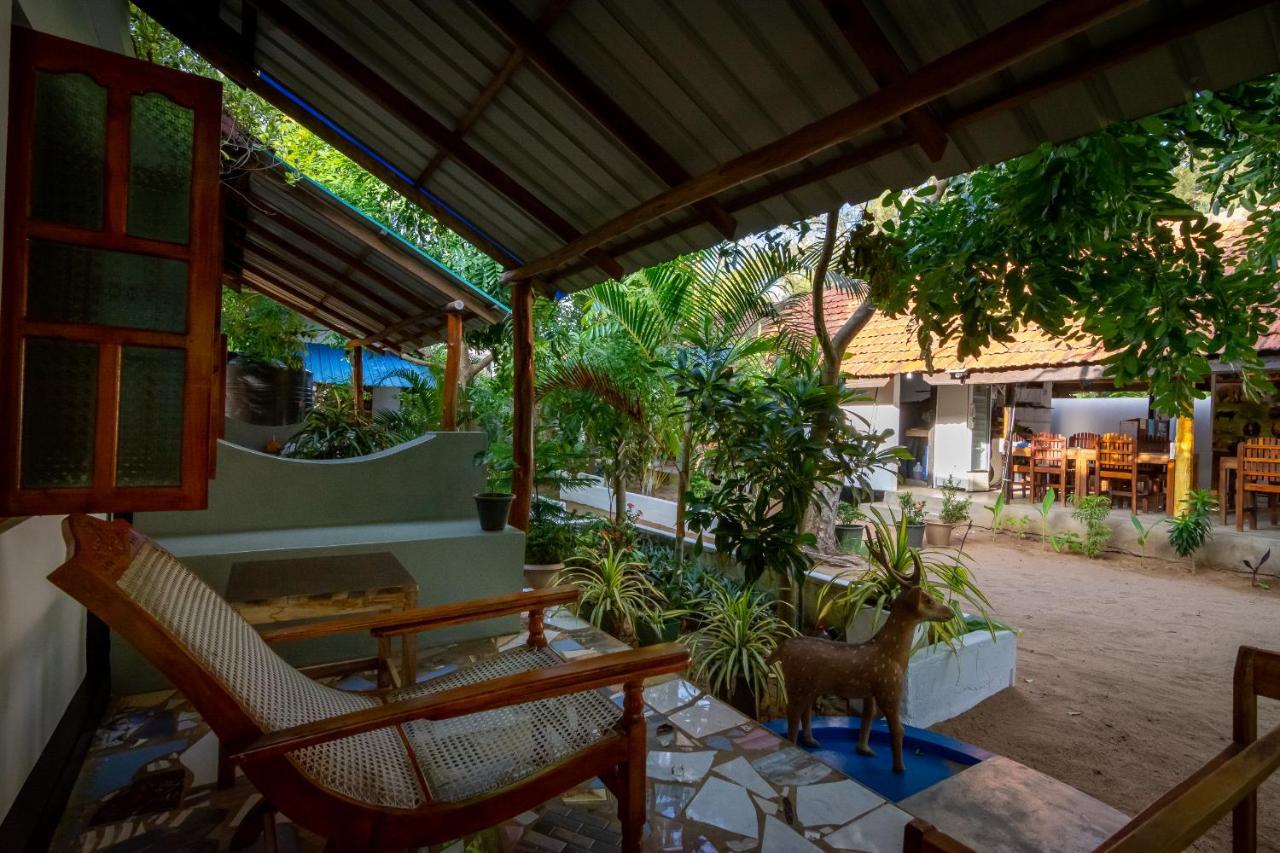 Comfort Beach Hotel Baie d'Arugam Extérieur photo