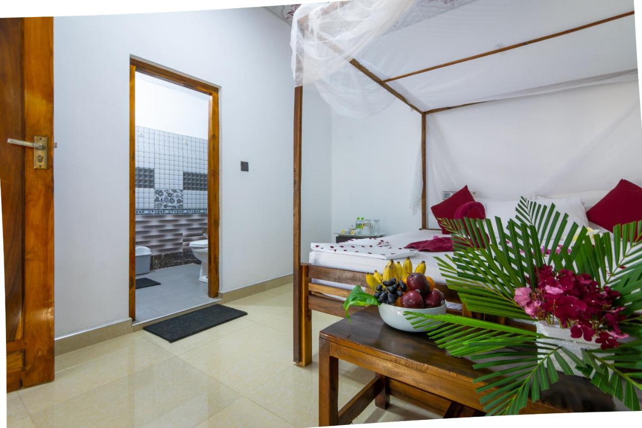 Comfort Beach Hotel Baie d'Arugam Extérieur photo